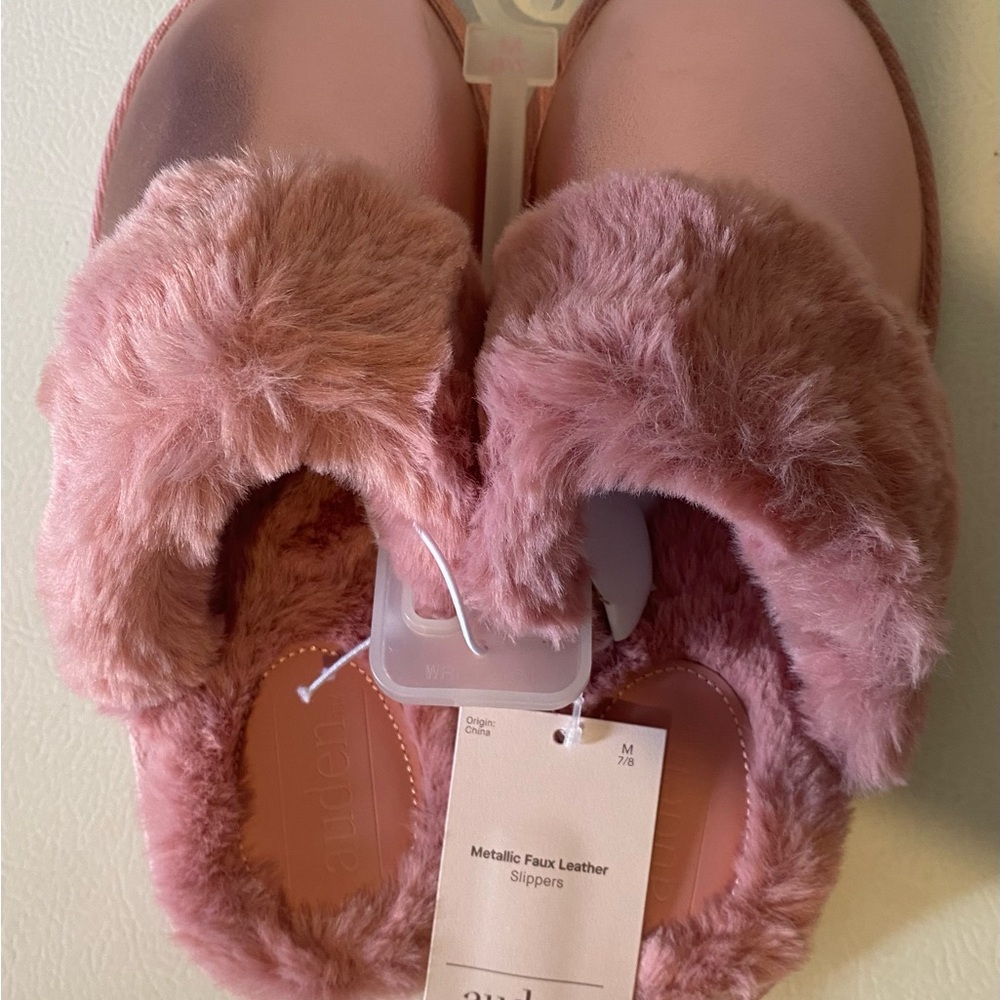 Auden Blush Faux Fur Slippers Women (M) 7-8